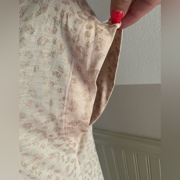 Jennifer Lopez Light Pink Animal Print Tee - Picture 3 of 5